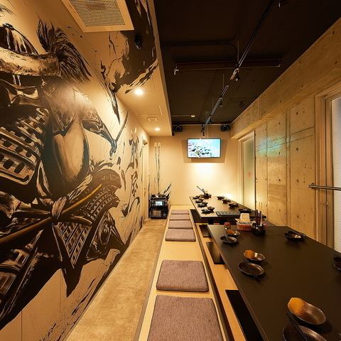 Private rooms with sunken kotatsu seating for 8 people are also available.