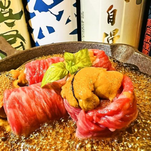 【肉与鱼终极套餐】大片鲑鱼籽和鲑鱼寿司以及绝品海胆,共13道菜品+120分钟【无限畅饮】⇒5,500日元