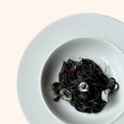 // Squid Ink Pasta - イカスミのパスタ -
