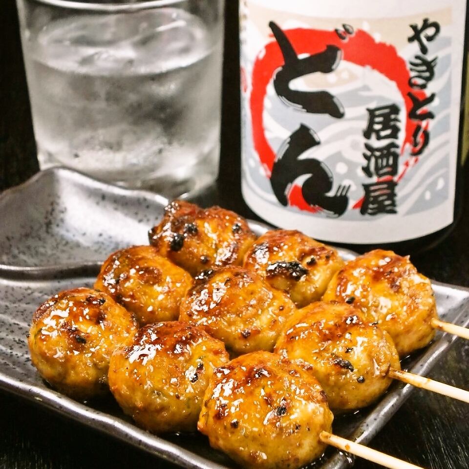 店主的技能是精美的烘烤，使用國內安全和美味的雞Takumibi烤雞而感到自豪。