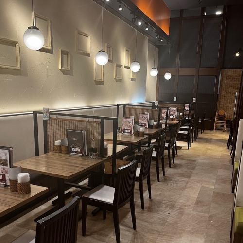 2名掛けテーブル席【モゾ/mozo/上小田井/名古屋/中華/宴会/ランチ/昼飲み/女子会/忘年会/居酒屋】