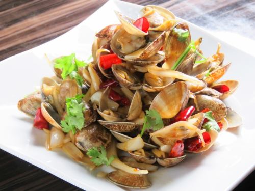 Stir-fried short-necked clams / Spicy deep-fried himawatari crab, assorted