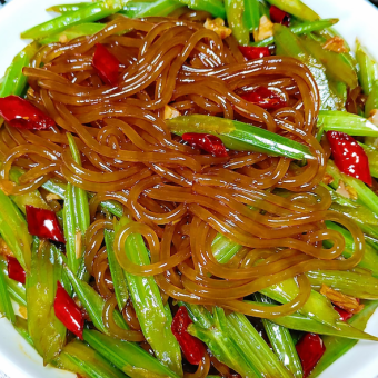 셀러리와 봄비 튀김