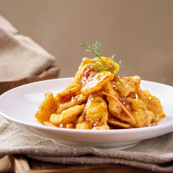 튀긴 돼지고기의 감초 볶음