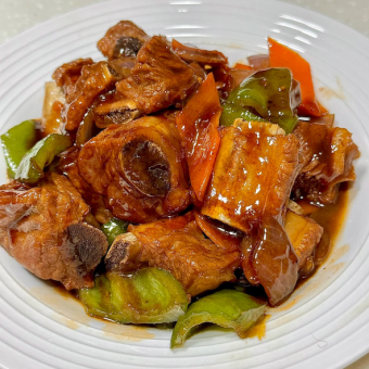 호르몬 말린 냄비 / 누에 강화 볶음 / 돼지고기 감미 볶음 / 돼지고기 중국식 볶음 / 예비 갈비 간장 조림 각