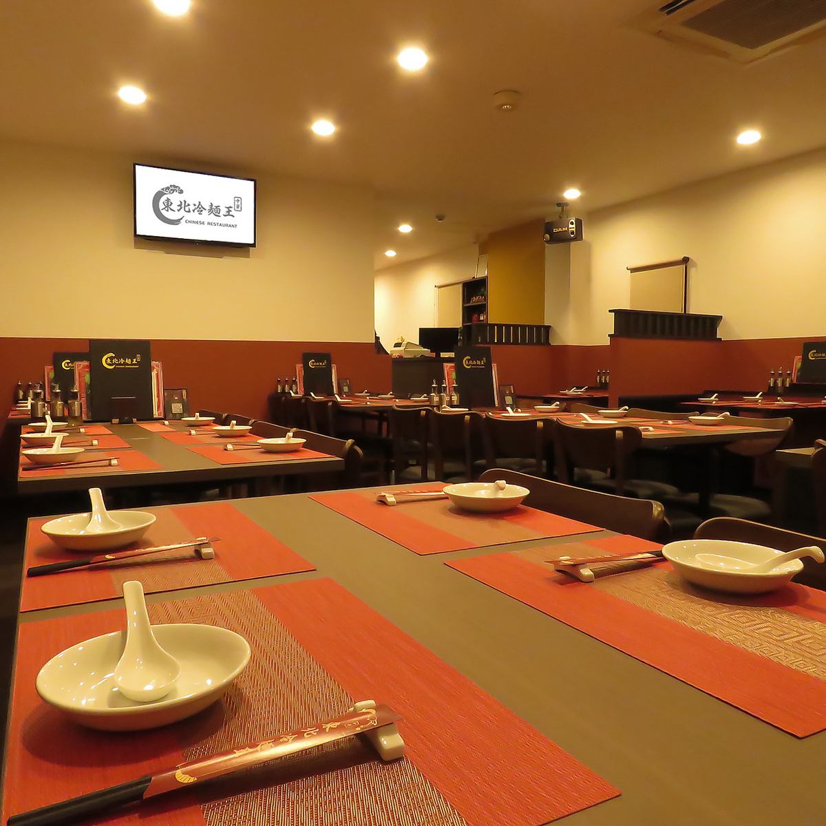 我们也承办私人派对。2小时无限量畅吃畅饮，100多种菜品，价格从4980日元起（含税）。