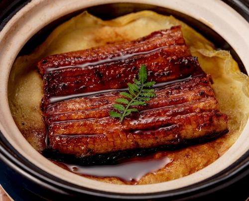 長崎県産活き鰻土鍋御膳（鰻土鍋、小鉢、野菜、味噌汁）