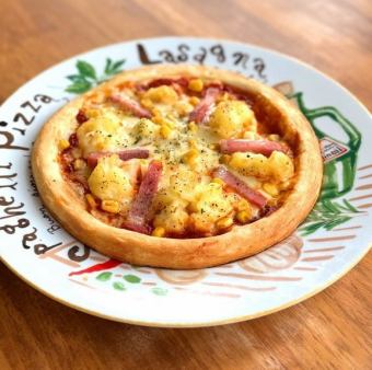 北海道ポテトと角切りベーコンピザ