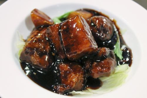 Our proud healthy black vinegar sweet and sour pork 750 yen (tax included)