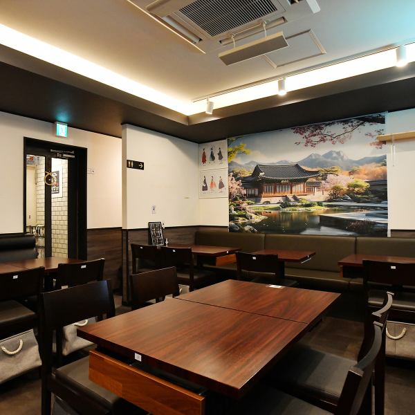 本場の韓国料理を楽しめる、アットホームな空間が当店の魅力。宴会や団体様の集まりには貸切がおすすめです！最大30名様までご利用いただけます◎プライベート空間でお食事をお楽しみください。人数やご予算に合わせてご用意いたしますのでお気軽にご相談ください♪