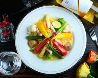 季節の野菜とパンチェッタのブロード仕立て アーリオオーリオ