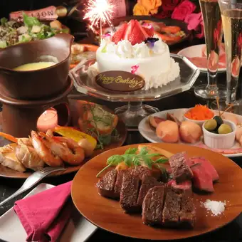【記念日】12品&ホールケーキ付き4040円＋1100円で100種の120分飲み放付き