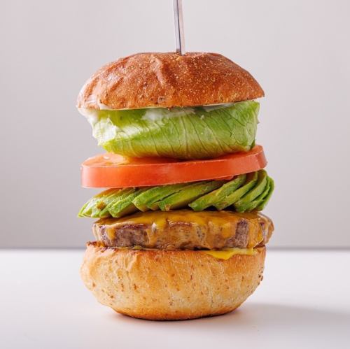 アボカドチーズバーガー