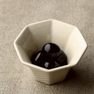 메추라기 달걀의 발사믹 삶은