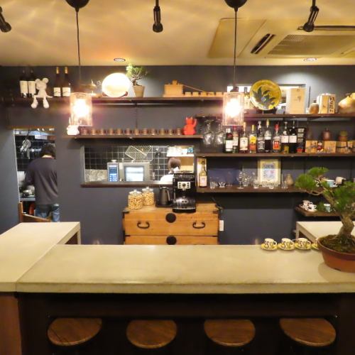 ゆったりとした大人な雰囲気の店内です◎