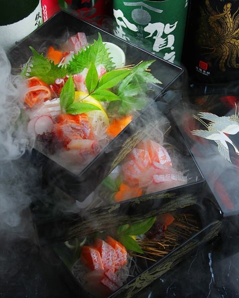 Assorted fresh fish sashimi 3 types · 5 types · a small party