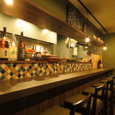 カウンター席を8卓ご用意しております。