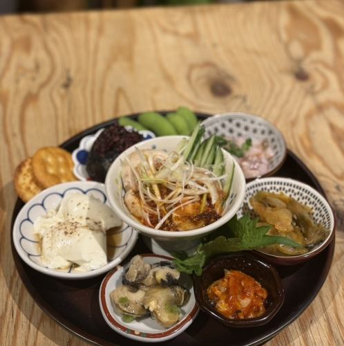 おばんざい盛り合わせ　旬の八寸