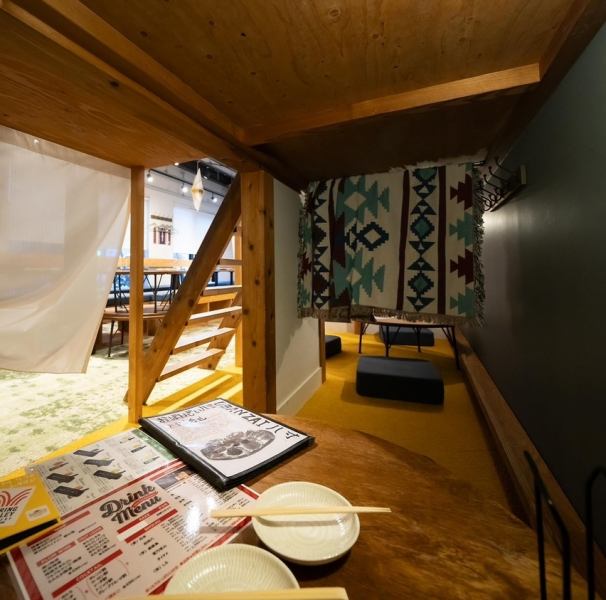 昼は11:30～営業しているため、ランチ利用はもちろん昼飲みも大歓迎。豊富なメニューが揃っており、毎日通っても飽きない充実ぶりです。店内にはキッズルームやテラス席も完備しており、テラスはペット同伴OK。お子様連れのご家族も安心してゆっくり過ごせる空間となっております！