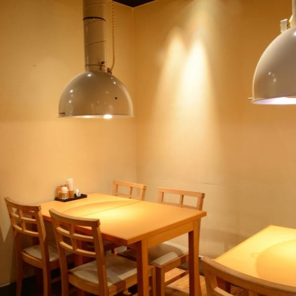 【Table seat for 2.4 people】 It is a good location within 5 minutes on foot from Kitashinchi, so it is also ideal for corporate banquets and entertainment.You can enjoy a variety of carefully selected chicken dishes slowly in a calm shop.