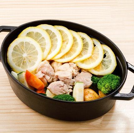 ひな鶏と野菜の檸檬鍋STAUB