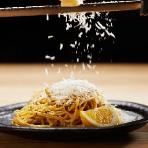 凤尾鱼柠檬黄油意面