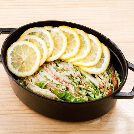 豚バラ肉と白菜のミルフィーユ檸檬鍋STAUB