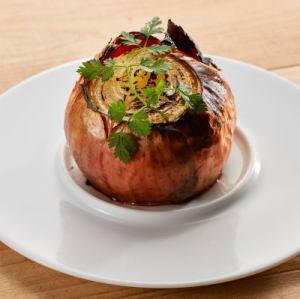 来自淡路岛的整颗烤箱烤洋葱