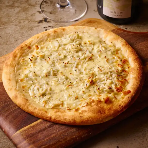 Setouchi whitebait and salted lemon pizza