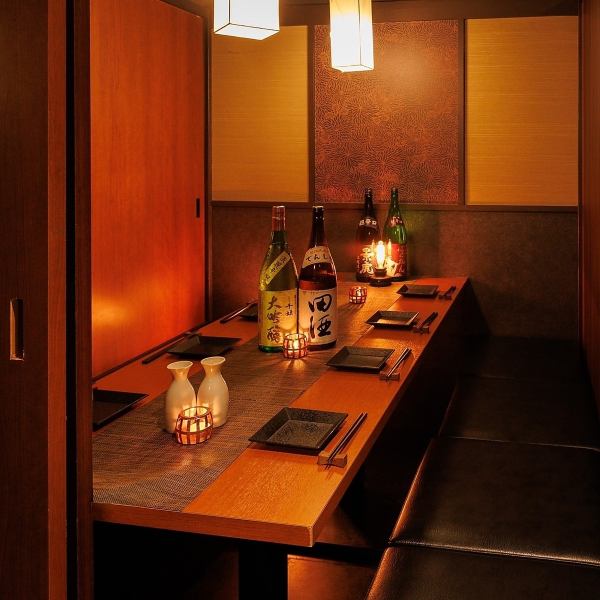 ≪接待向き完全個室≫6～20名様までご対応可能＊外せない場面にご好評です。接待や会食、会社会合等のビジネスのあらゆる場面でご利用ただけるお部屋です。全室完全個室なので誕生日会やデートや女子会から会社の接待・宴会・飲み会、新年会、小さいお子様のいる家族同士のお食事会など様々なシーンでご利用頂けます。