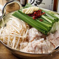 Enjoy our proud Wagyu beef motsunabe in our "Easy Motsunabe Course" with 6 dishes and 2 hours of all-you-can-drink, 4,500 yen → 3,500 yen