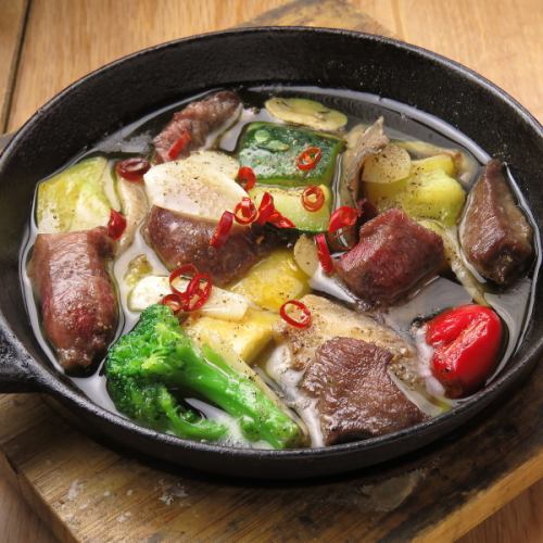 牛タンアヒージョ