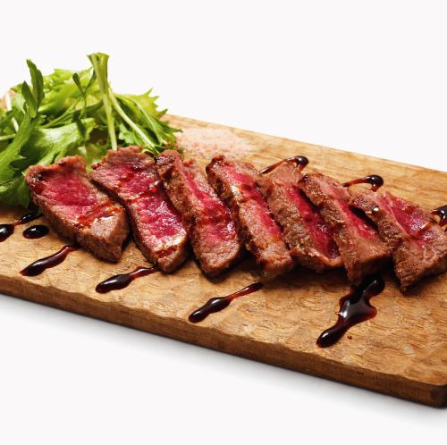 和牛トモサンカクのタリアータ