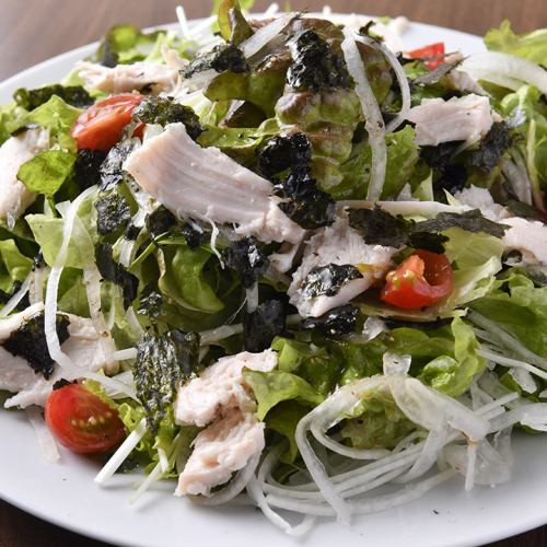 Steamed chicken salad with lots of seaweed