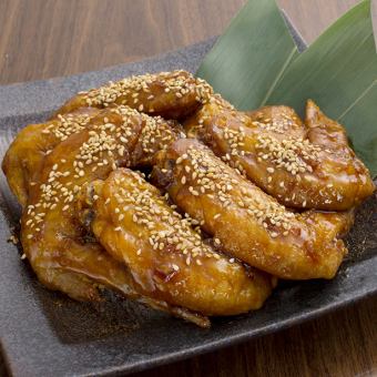 Deep fried Nagoya Cochin chicken wings