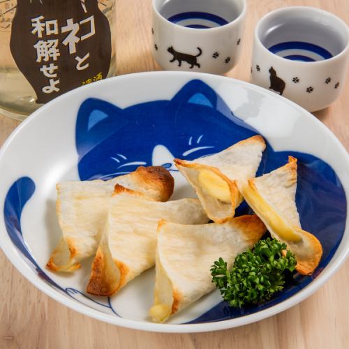 [Cheese wrapped in a sheet made from cod paste!] Cheepy baked Camembert