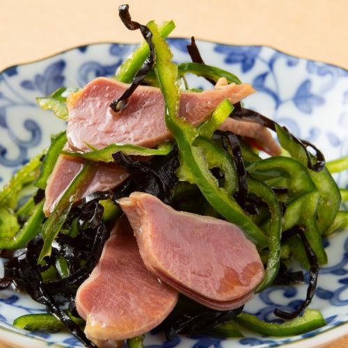 Gizzard and bell peppers tossed in salted kelp