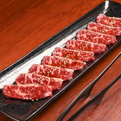 特製ダレ♪リピーター続出の絶品ハラミとタン！