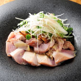 香味野菜と大摩桜もも肉のたたき