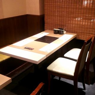 落ち着いた雰囲気の店内は多様なシーンに対応が可能です。