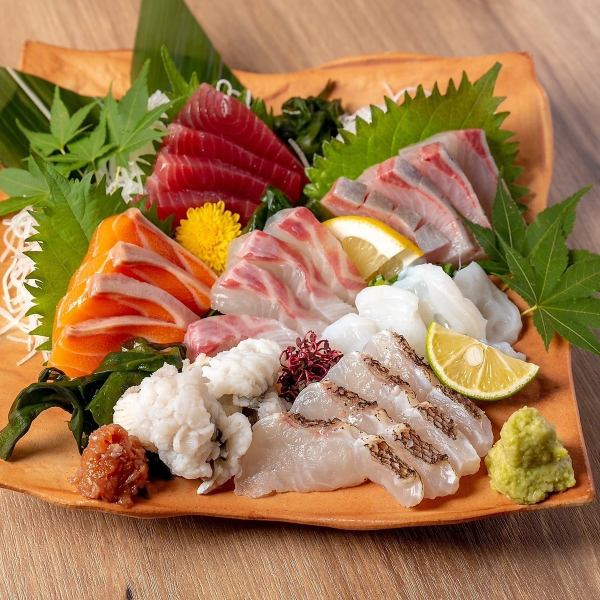 ≪大人気☆ 炉端焼き以外に新鮮なお魚もれもんの自慢◎≫造り盛り合わせ ￥1,090(税込)