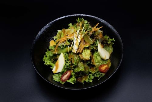 季節の野菜サラダ