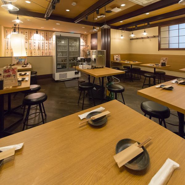 【各種宴会に♪】2階フロアは最大26名までの貸切にも対応。堂山エリアの中心でアクセスも良く、会社宴会や飲み会、打ち上げにも便利な立地です。週末は混み合うため、事前のご予約がおすすめです。