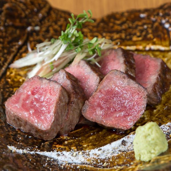 【特選サロマ牛 炭焼きサーロイン】1,480円(税込)