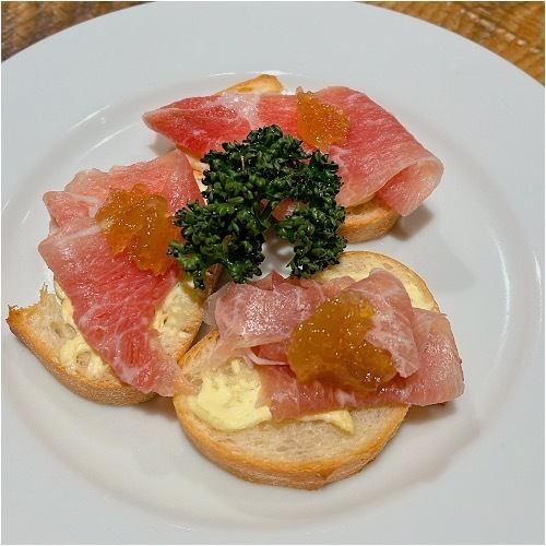 Shimanto pork raw ham and cream cheese canape (3pc)