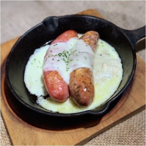 Large sausage with hot cheese (2pc)