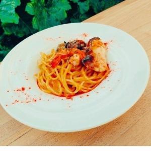 Mediterranean-style pasta with Uramura oysters and fresh fish from Nagasaki