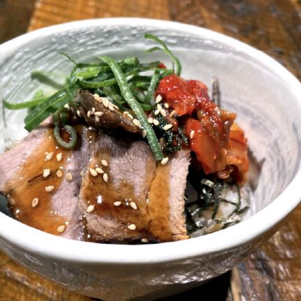 ミニチャーシュー丼