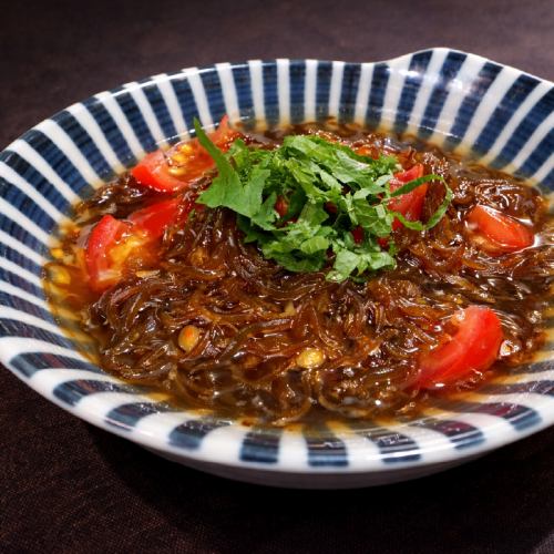 沖縄もずくとトマトのさっぱり酢