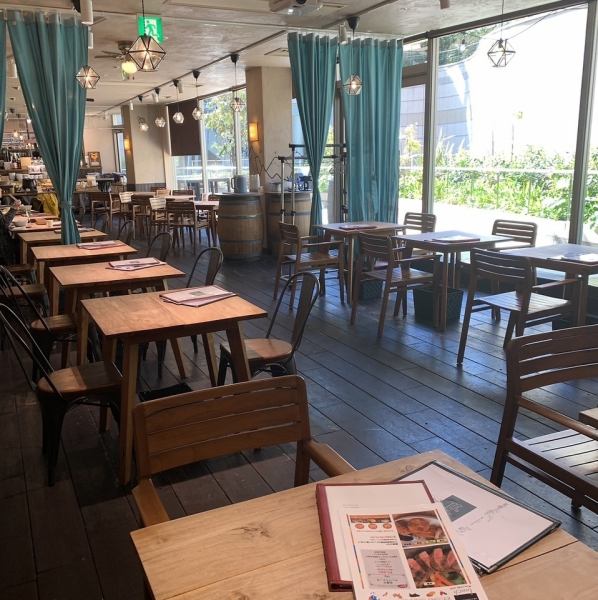 2名様からご利用OK！少人数の宴会や女子会にもおすすめ♪テーブル席中心の店内は、デートやご家族での食事にも最適です。おいしい料理と心地よい雰囲気で、幅広いシーンをお楽しみください！